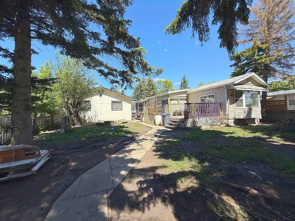 4724 45 Avenue Alix AB T0C 0B0