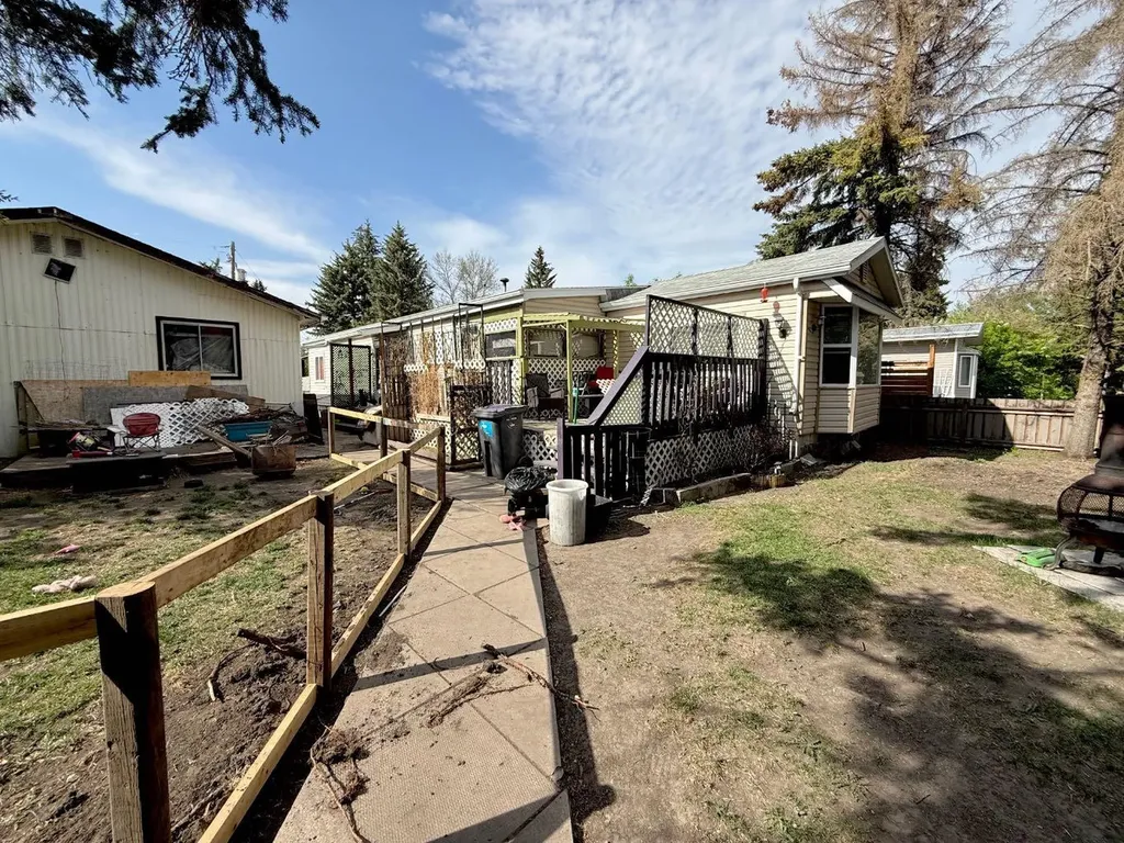 4724 45 Avenue Alix AB T0C 0B0