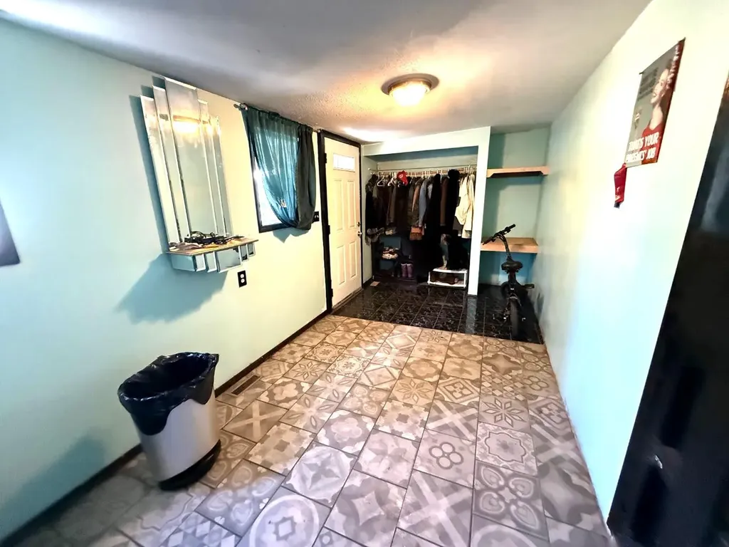 4724 45 Avenue Alix AB T0C 0B0
