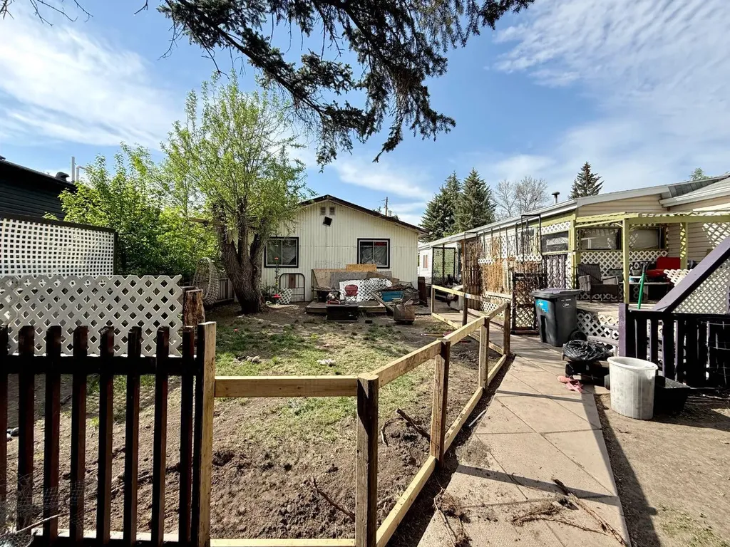 4724 45 Avenue Alix AB T0C 0B0