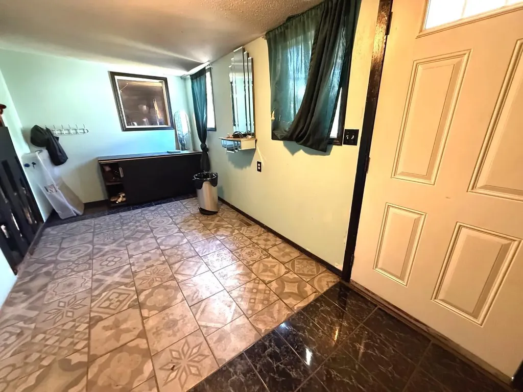 4724 45 Avenue Alix AB T0C 0B0
