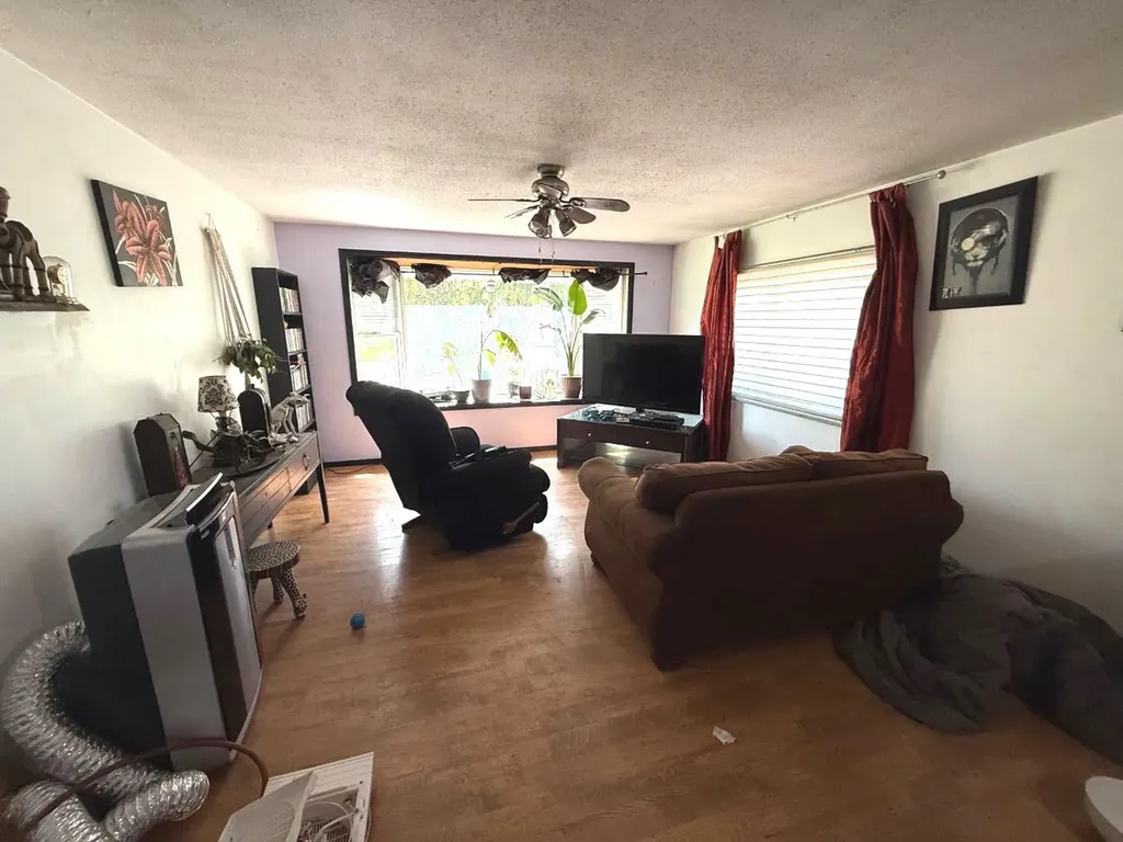 4724 45 Avenue Alix AB T0C 0B0
