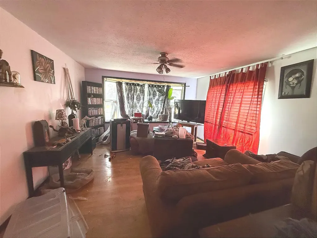4724 45 Avenue Alix AB T0C 0B0