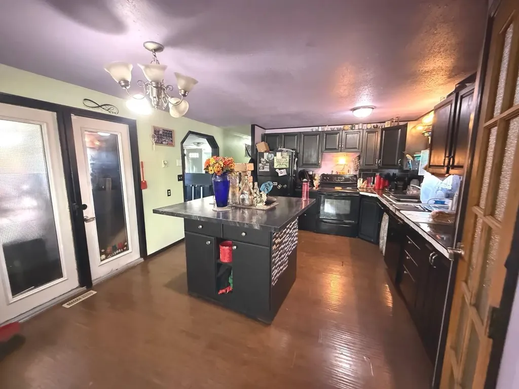 4724 45 Avenue Alix AB T0C 0B0