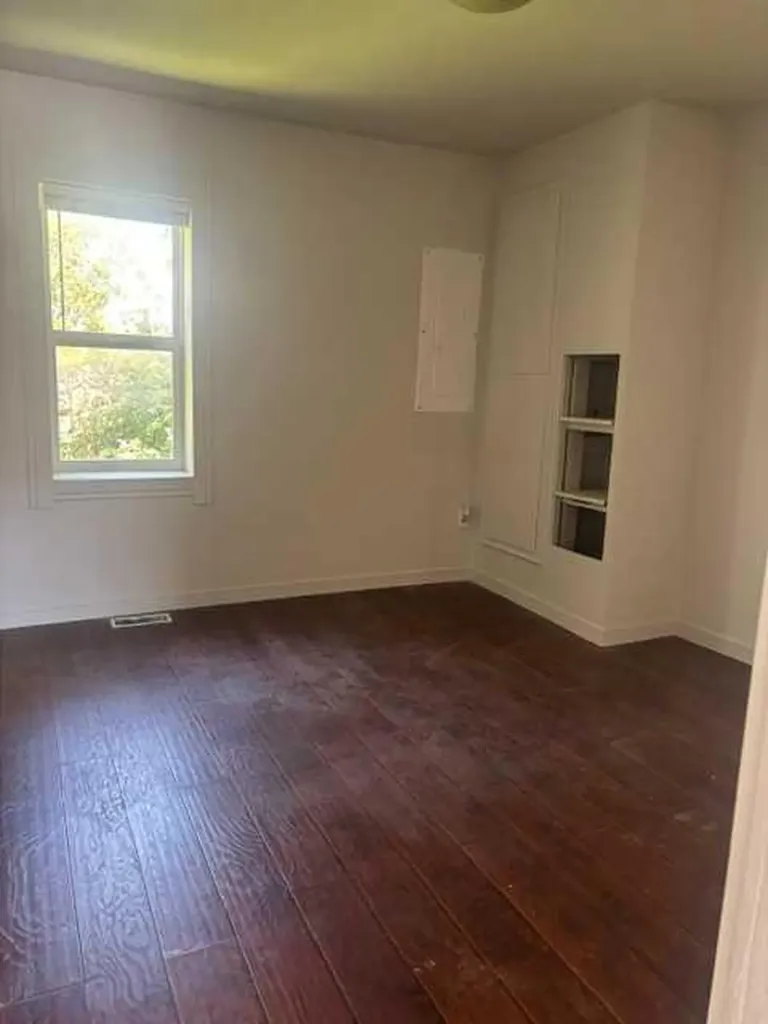 5147 53 Street Innisfail AB T4G 1L8