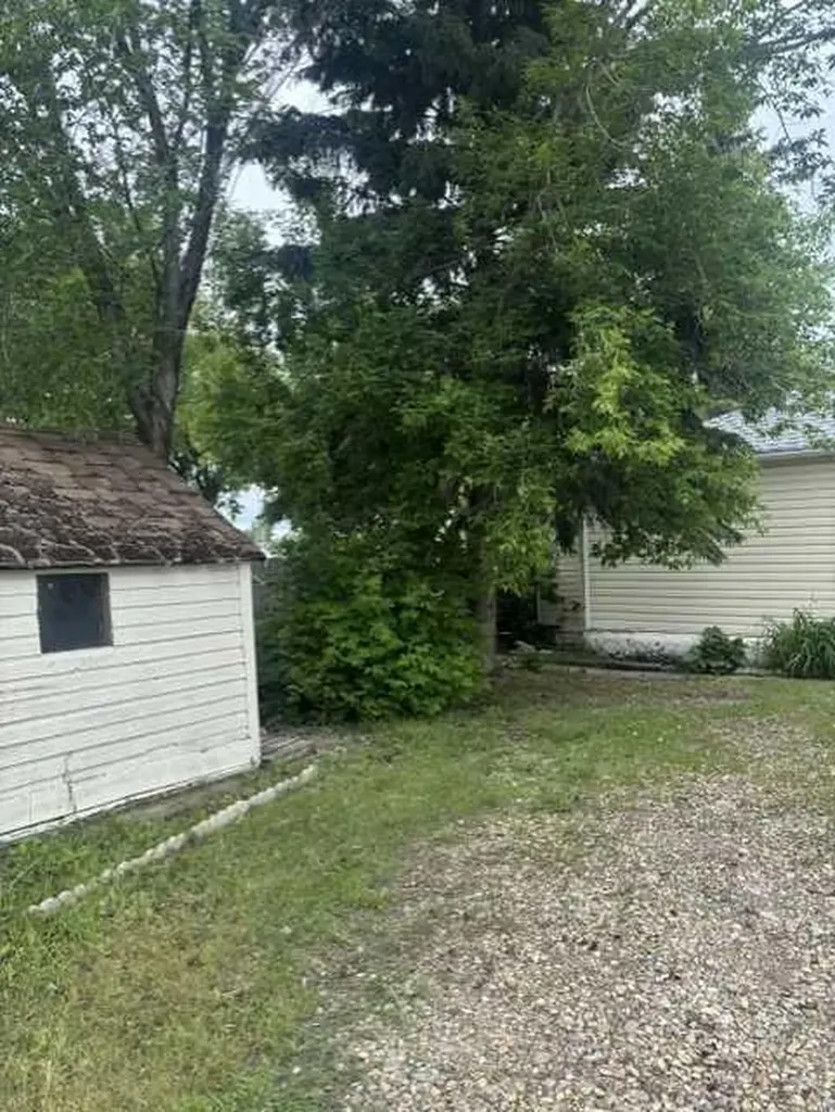5147 53 Street Innisfail AB T4G 1L8
