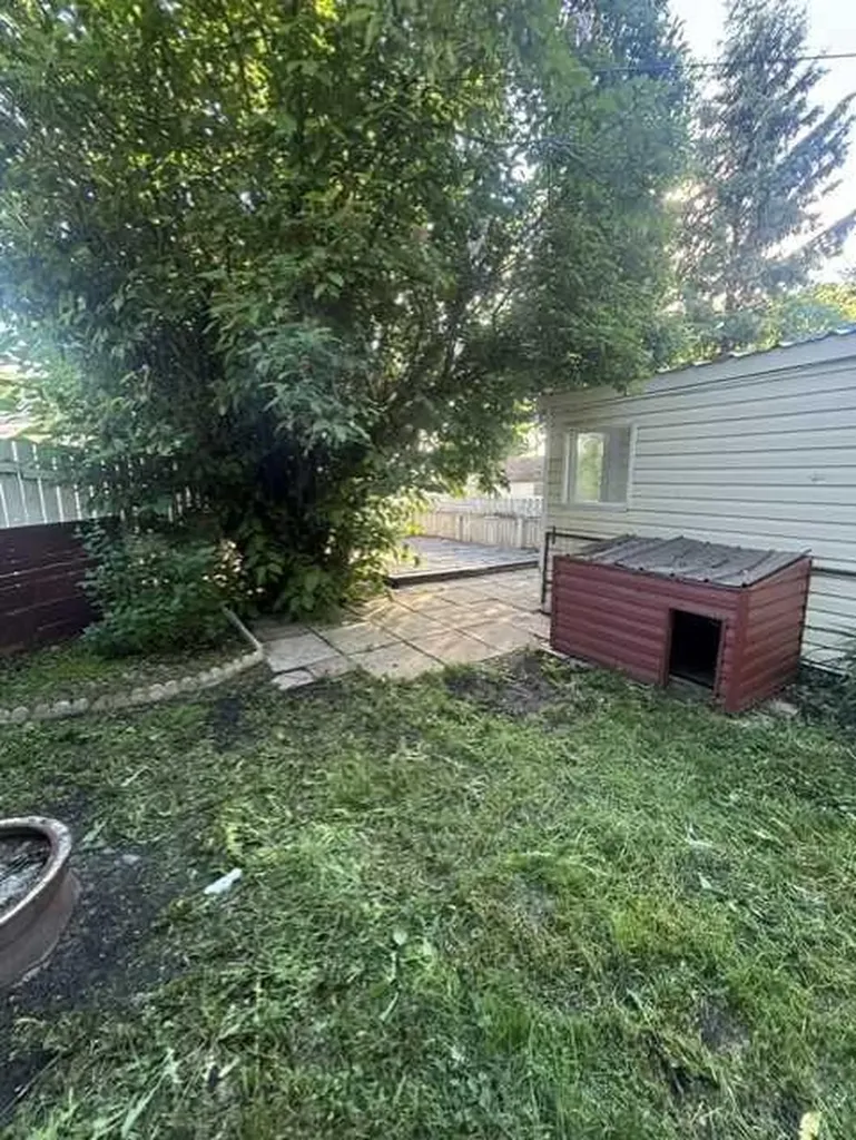 5147 53 Street Innisfail AB T4G 1L8