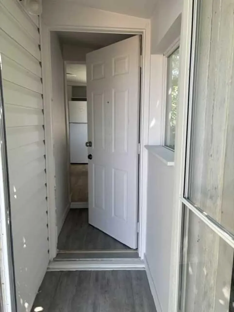 5147 53 Street Innisfail AB T4G 1L8