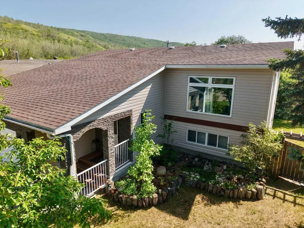 9913 72 Avenue Peace River AB T8S 1B1