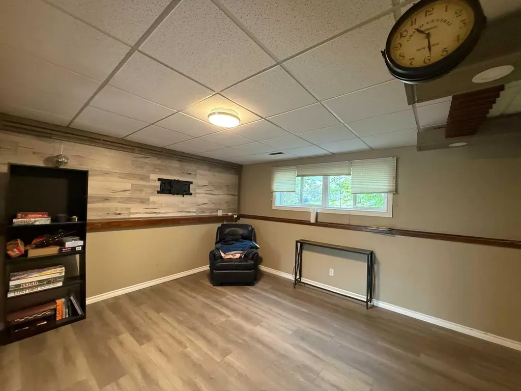 9913 72 Avenue Peace River AB T8S 1B1