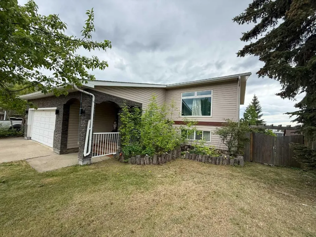 9913 72 Avenue Peace River AB T8S 1B1