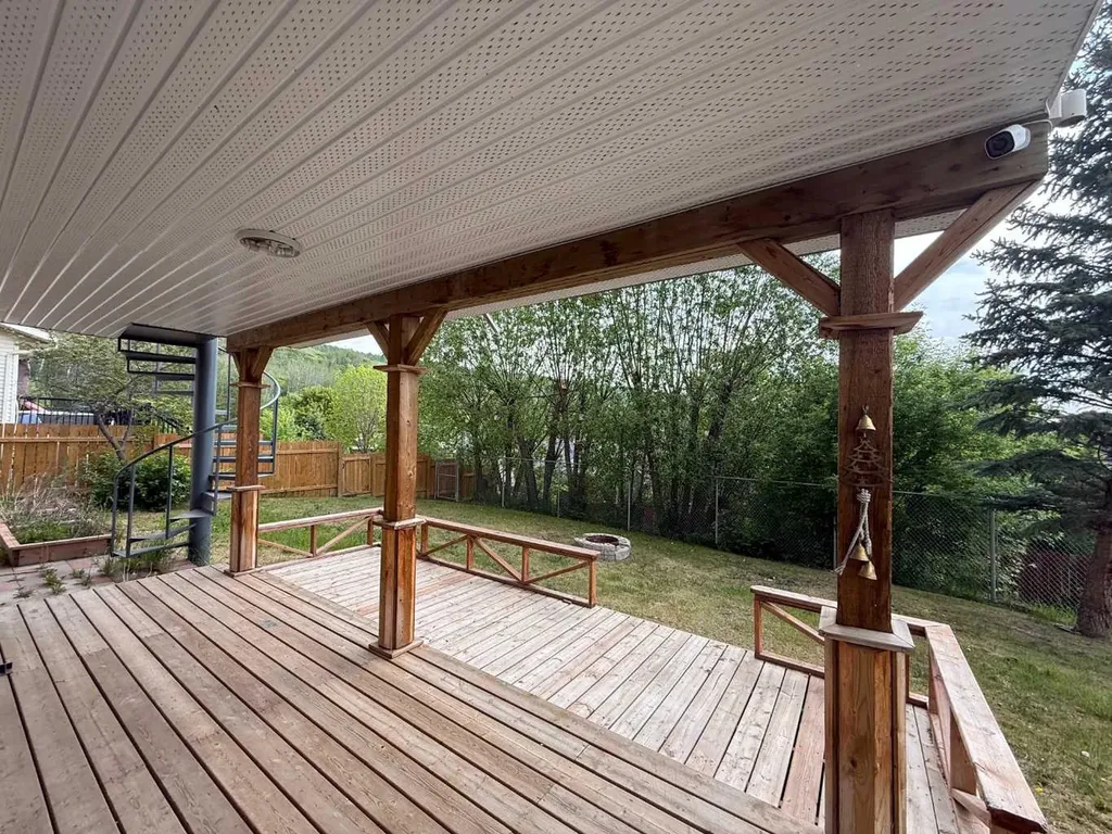 9913 72 Avenue Peace River AB T8S 1B1