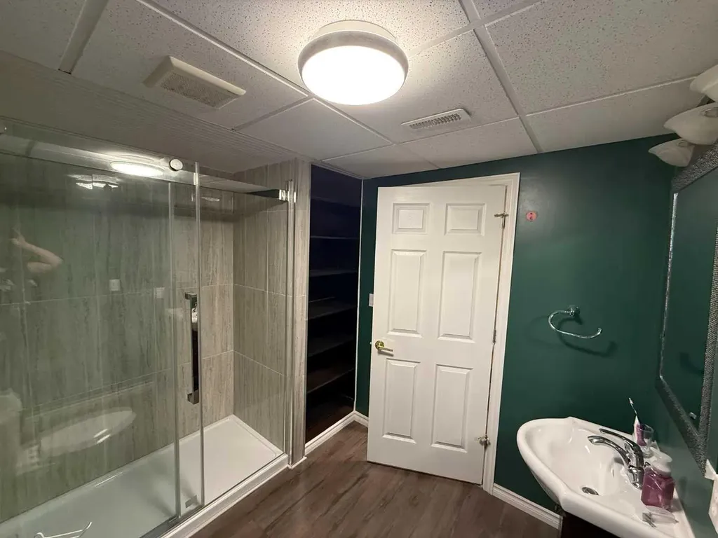 9913 72 Avenue Peace River AB T8S 1B1