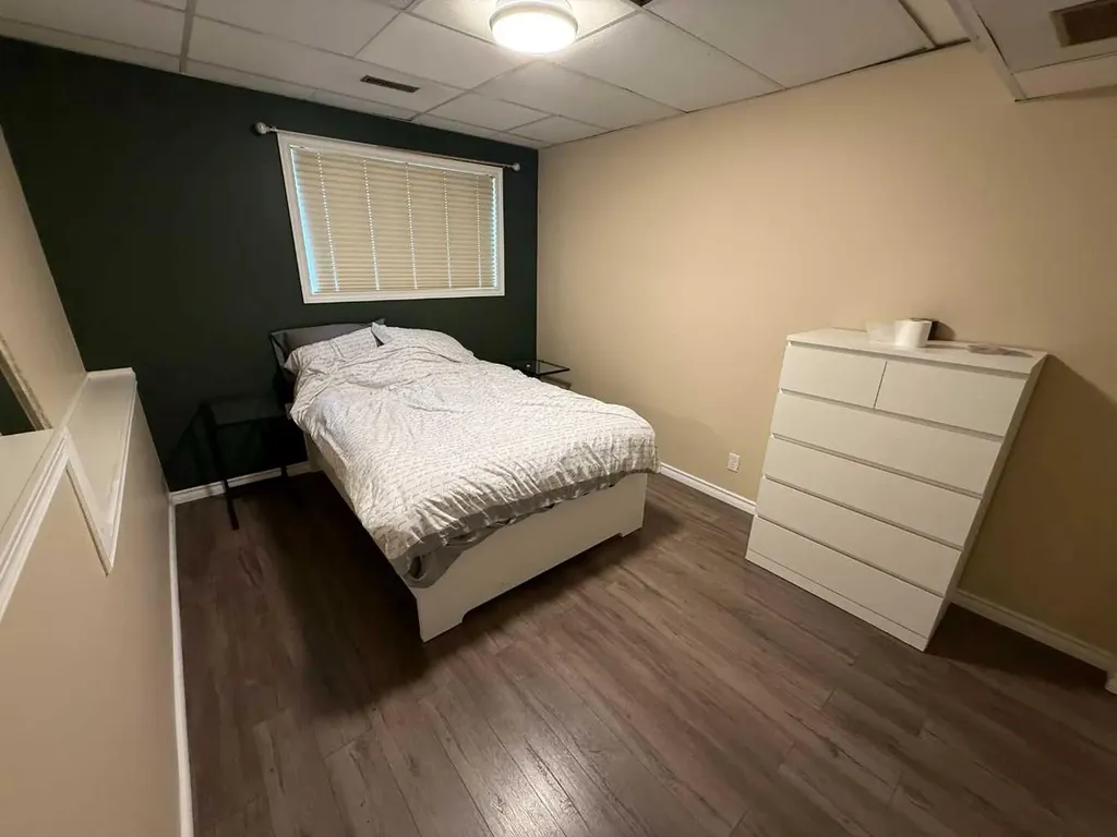 9913 72 Avenue Peace River AB T8S 1B1