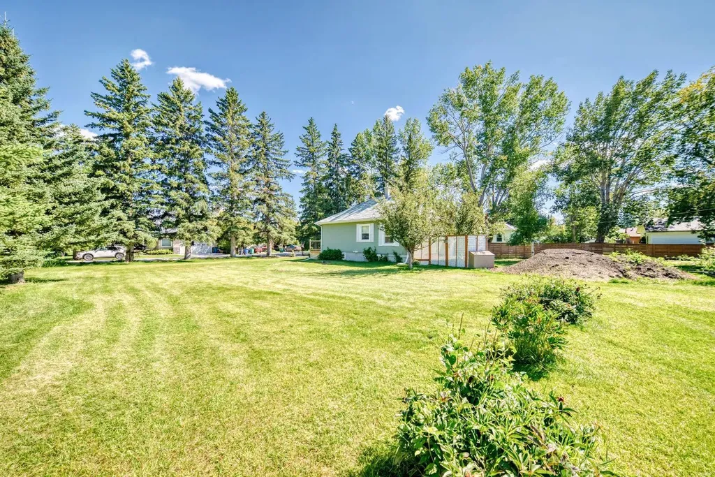 520 Royalite Way SE Diamond Valley AB T0L 2A0