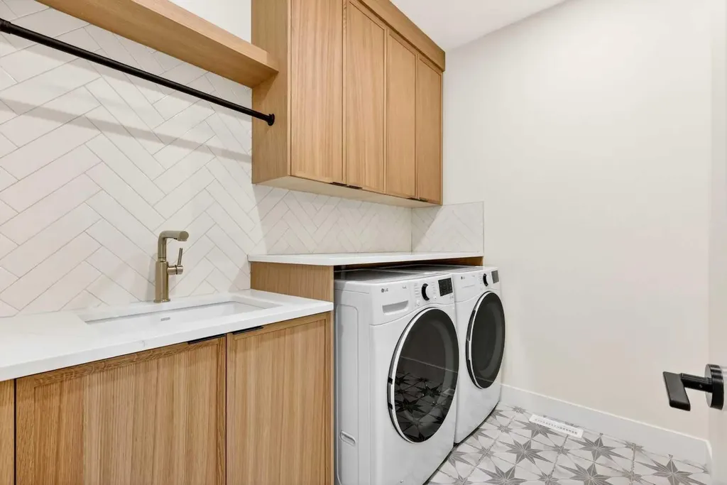 1119 Regal Crescent NE Calgary AB T2E 5H2
