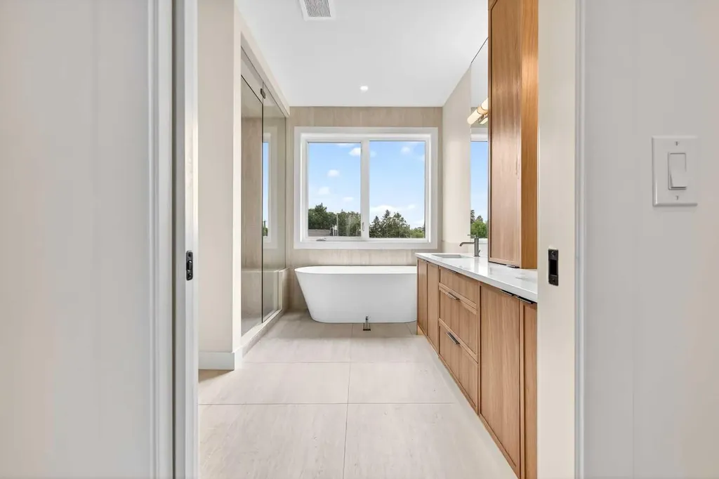 1119 Regal Crescent NE Calgary AB T2E 5H2