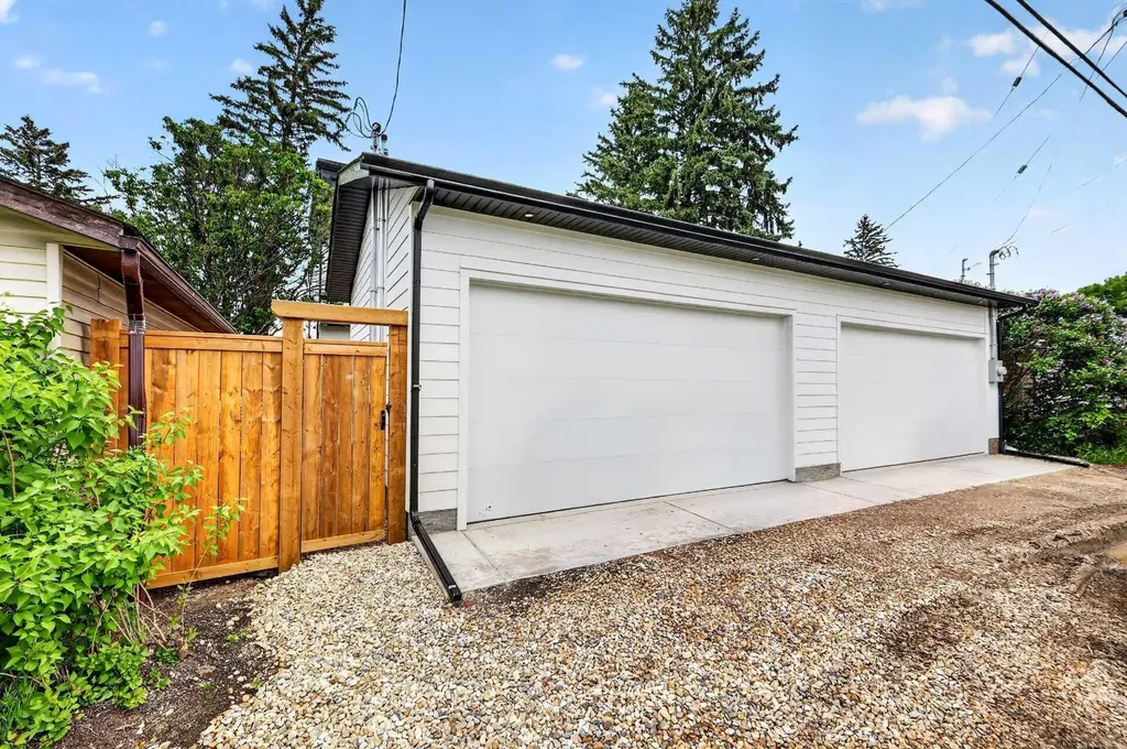 1119 Regal Crescent NE Calgary AB T2E 5H2