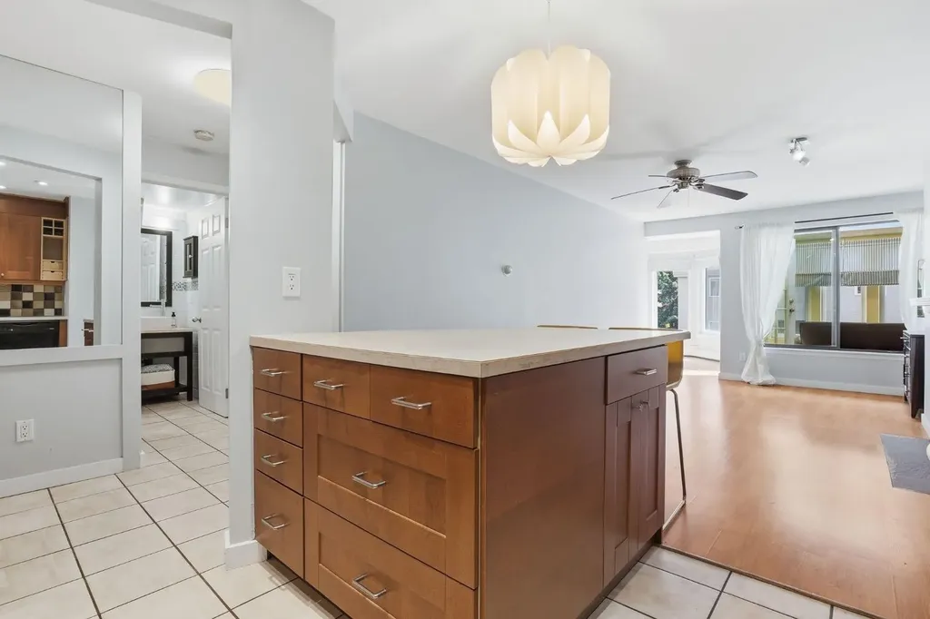 1111 13 Avenue SW Calgary AB T2R 0L7