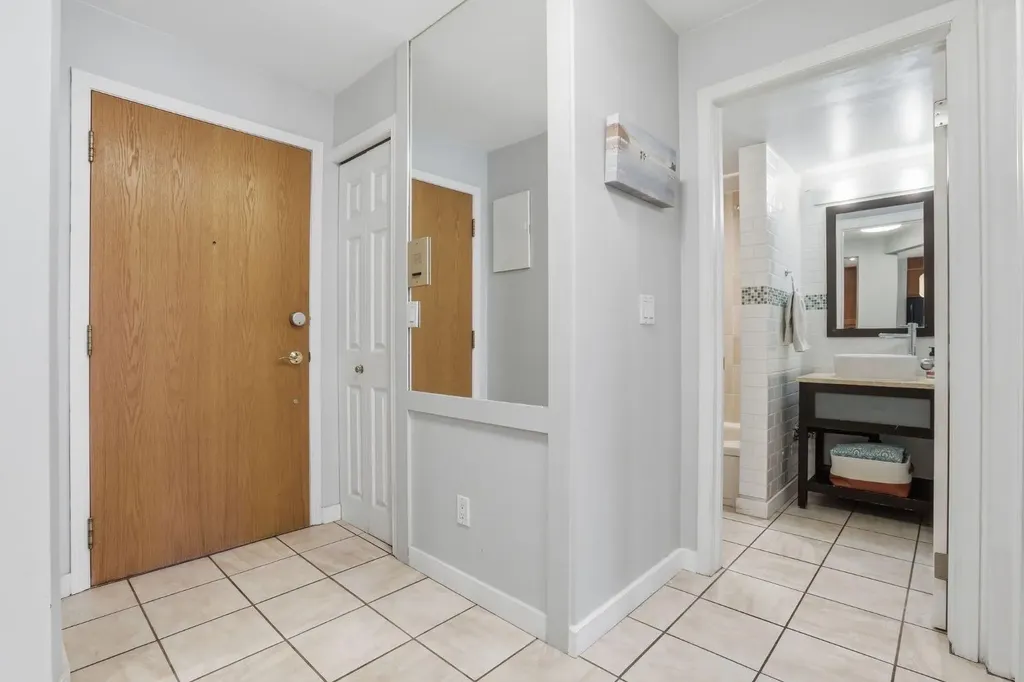 1111 13 Avenue SW Calgary AB T2R 0L7