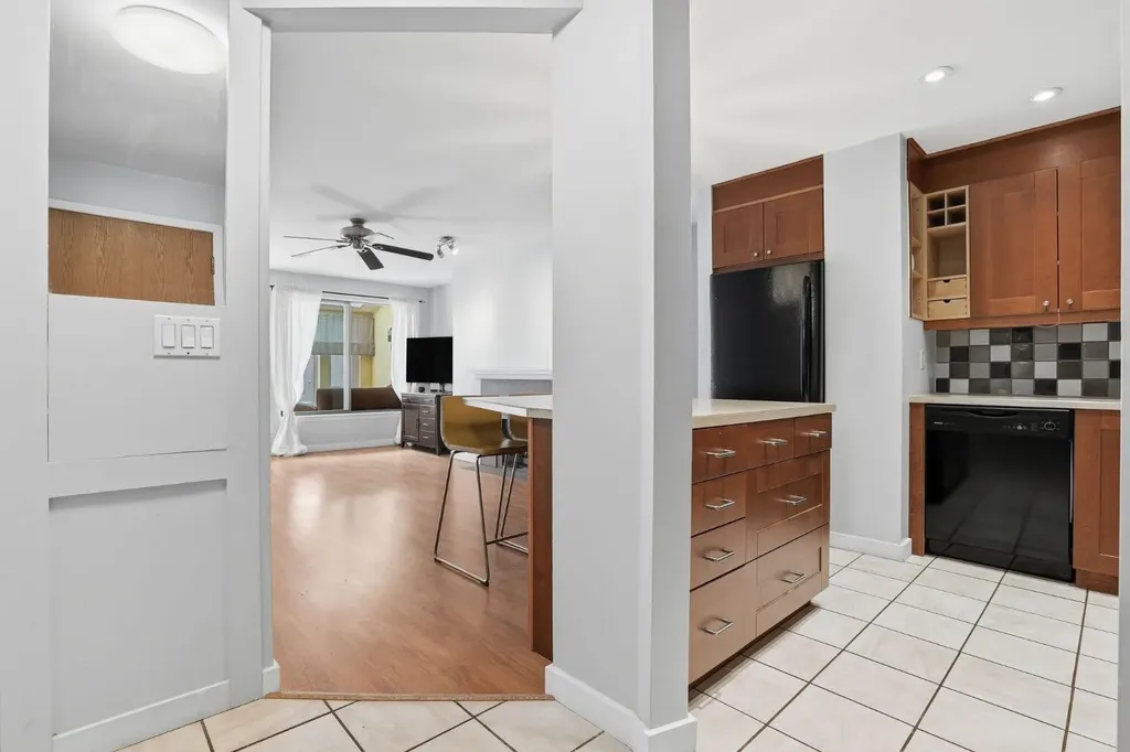 1111 13 Avenue SW Calgary AB T2R 0L7