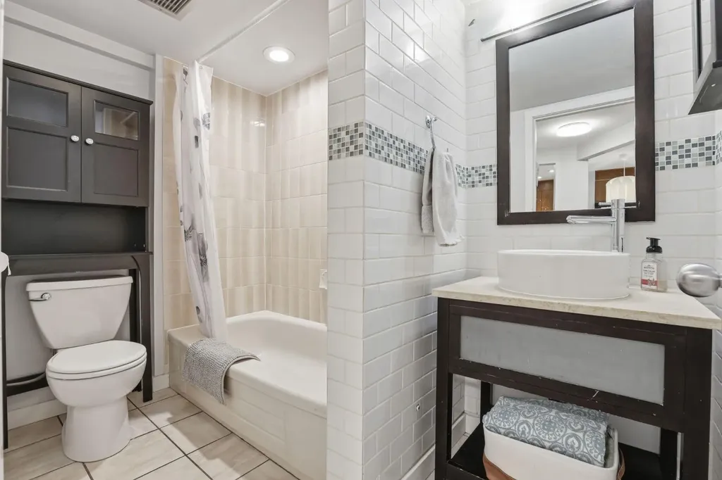 1111 13 Avenue SW Calgary AB T2R 0L7