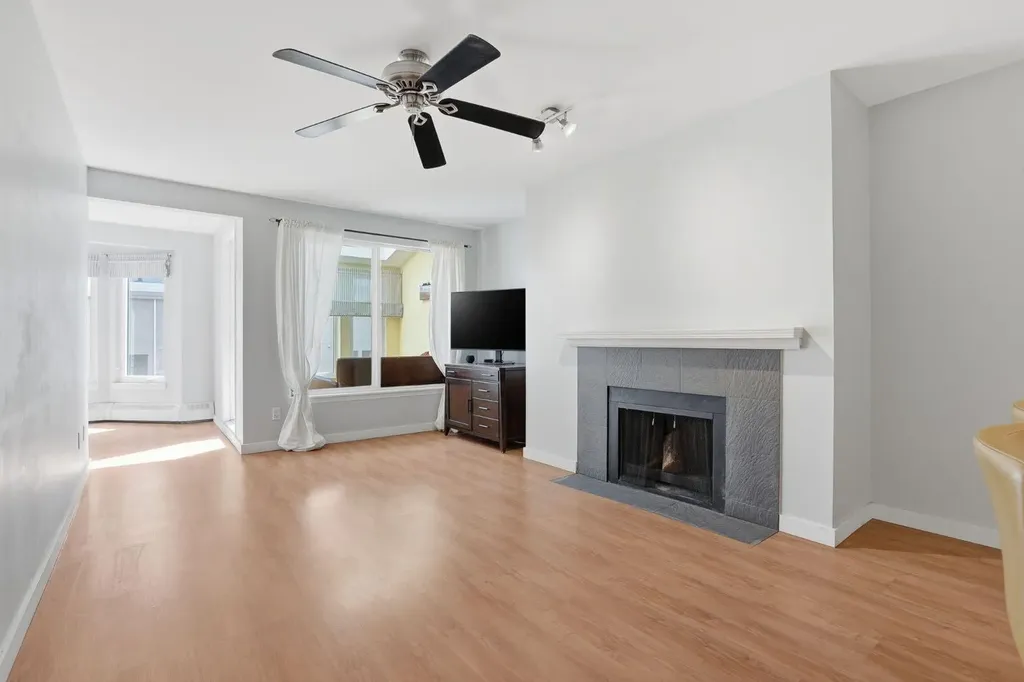 1111 13 Avenue SW Calgary AB T2R 0L7