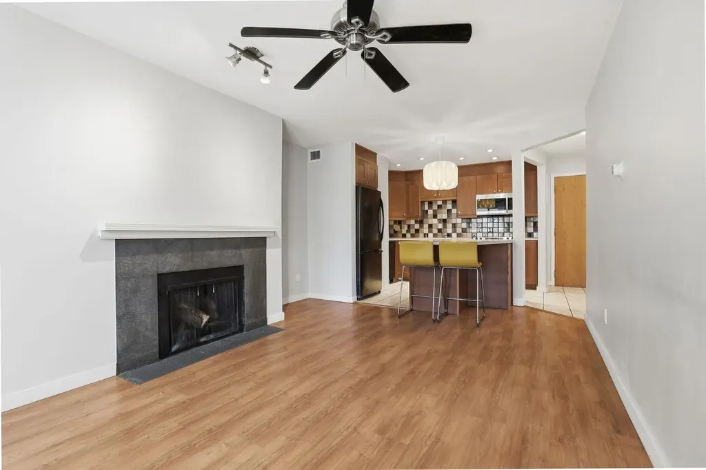 1111 13 Avenue SW Calgary AB T2R 0L7