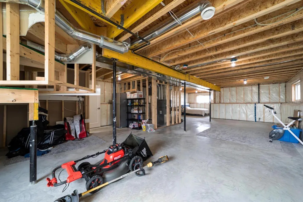 4428 74 Street Camrose AB T4V5C8