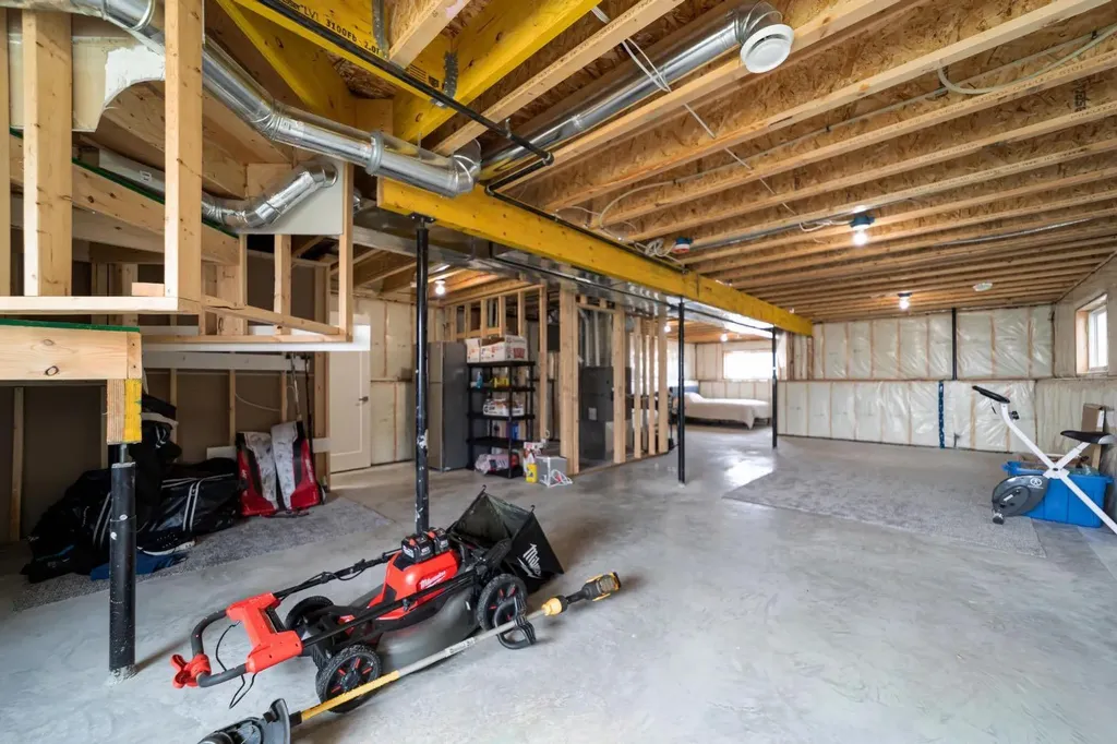 4428 74 Street Camrose AB T4V5C8