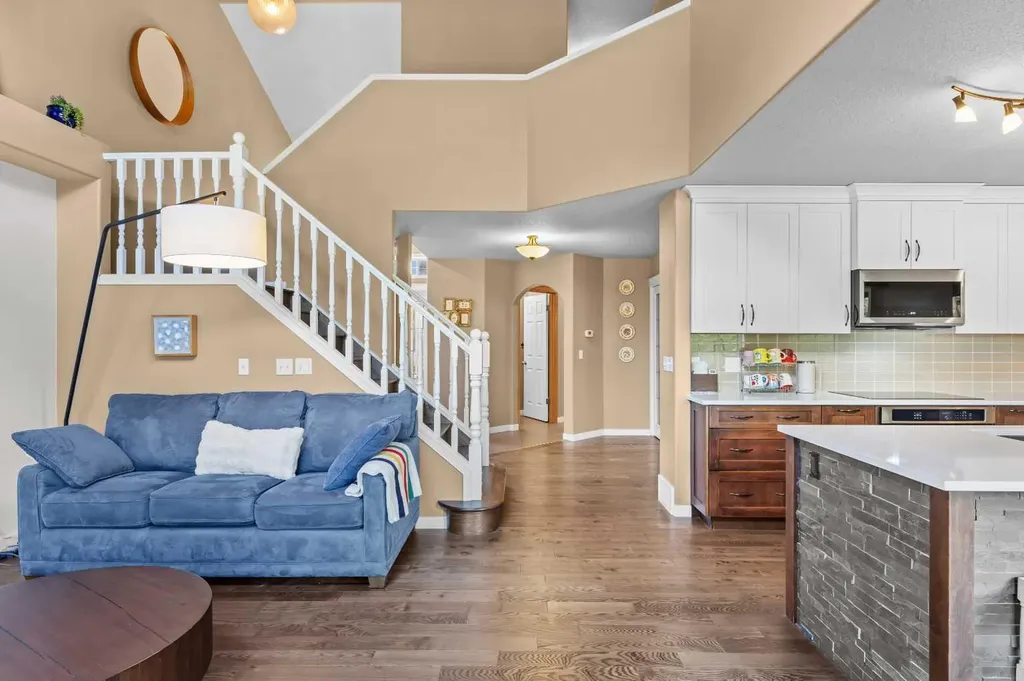 929 Sierra Morena Court SW Calgary AB T3H 3R3