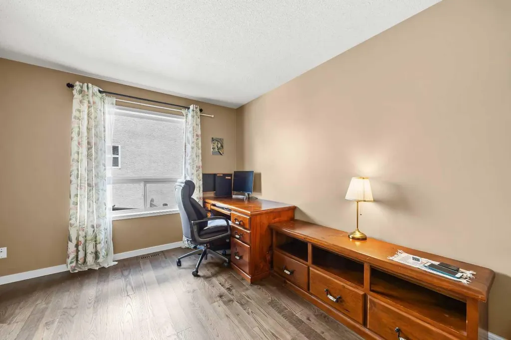 929 Sierra Morena Court SW Calgary AB T3H 3R3
