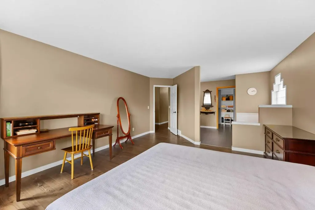929 Sierra Morena Court SW Calgary AB T3H 3R3
