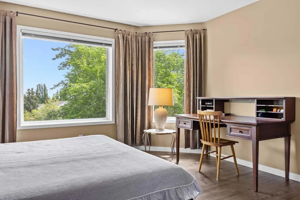929 Sierra Morena Court SW Calgary AB T3H 3R3