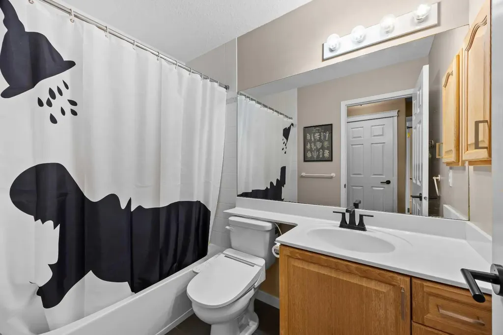 929 Sierra Morena Court SW Calgary AB T3H 3R3
