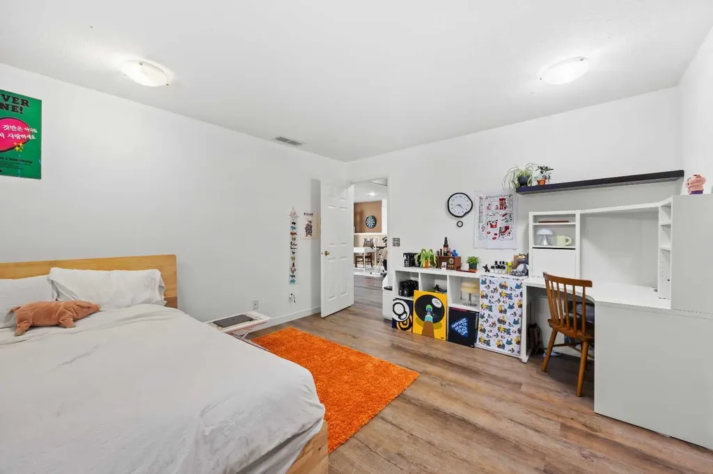 929 Sierra Morena Court SW Calgary AB T3H 3R3
