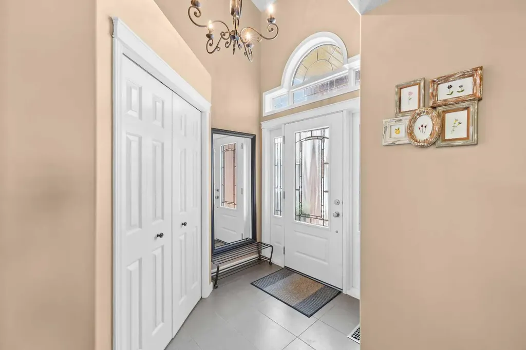 929 Sierra Morena Court SW Calgary AB T3H 3R3