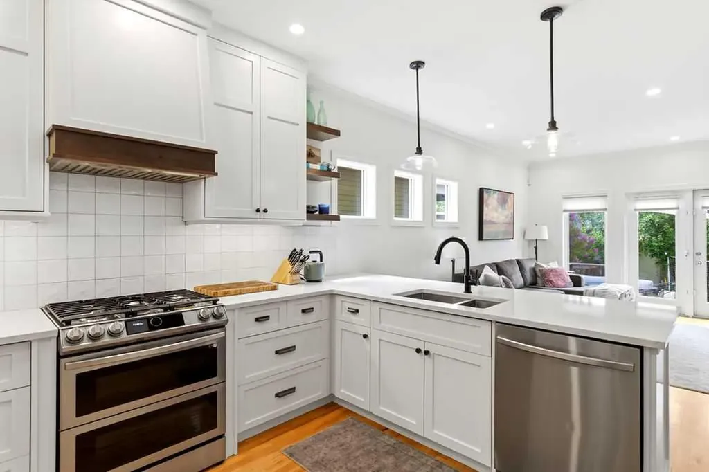 613 24 Avenue NW Calgary AB t2m 1x6