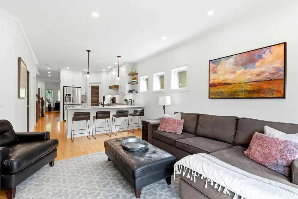 613 24 Avenue NW Calgary AB t2m 1x6