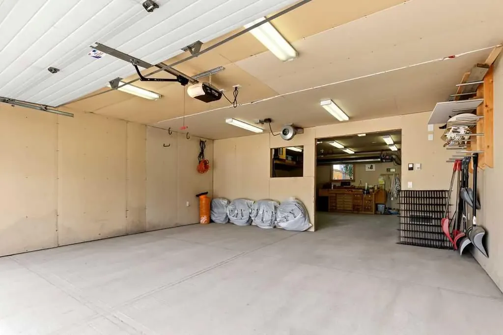 613 24 Avenue NW Calgary AB t2m 1x6