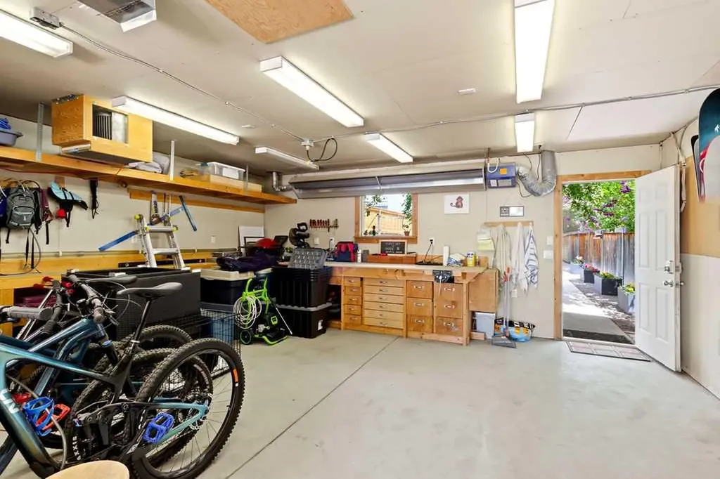 613 24 Avenue NW Calgary AB t2m 1x6