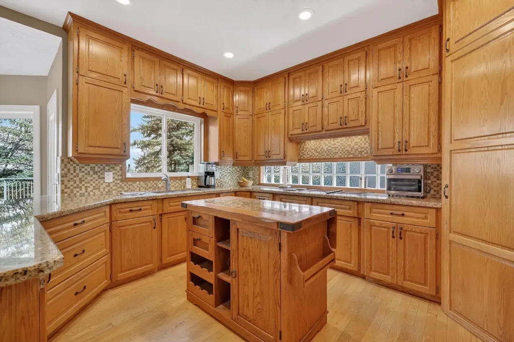 222 Diamond Drive SE Calgary AB T2J 7C8