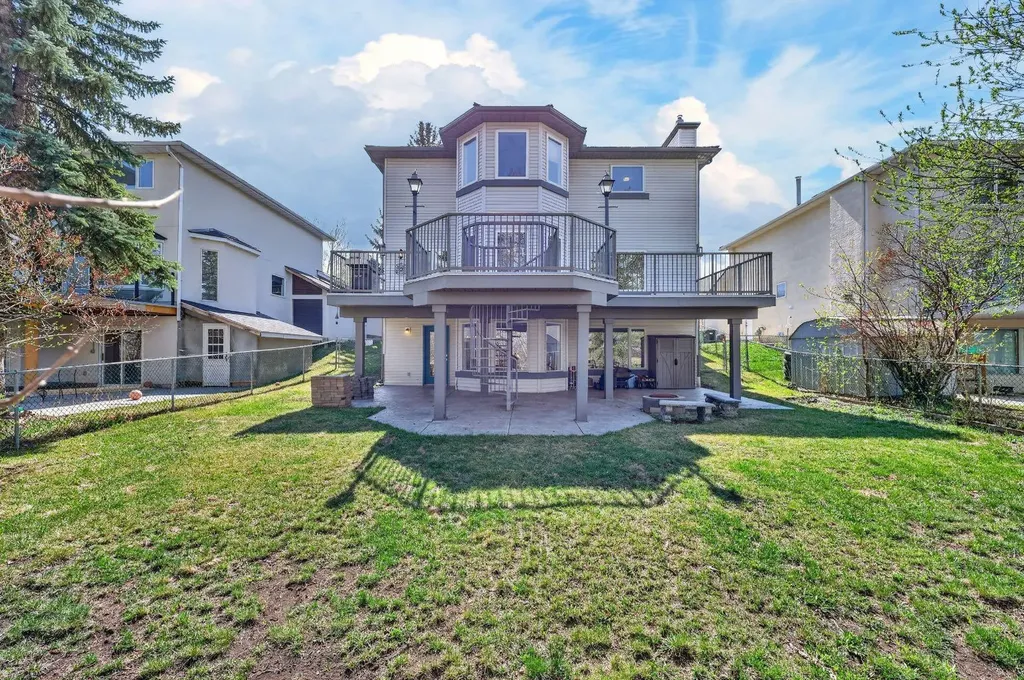 222 Diamond Drive SE Calgary AB T2J 7C8