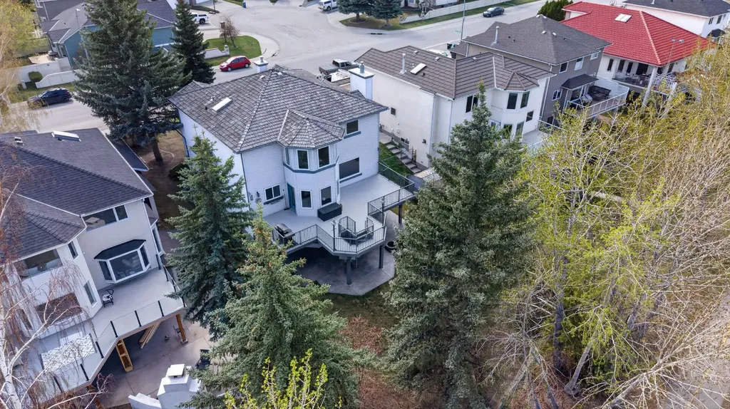 222 Diamond Drive SE Calgary AB T2J 7C8