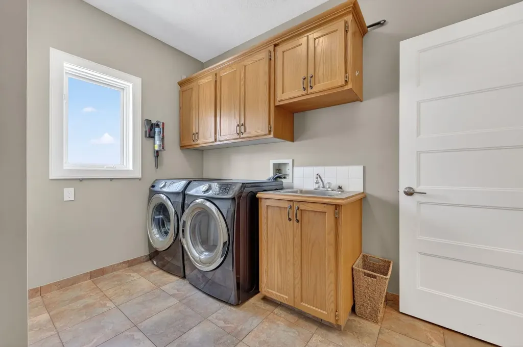 222 Diamond Drive SE Calgary AB T2J 7C8
