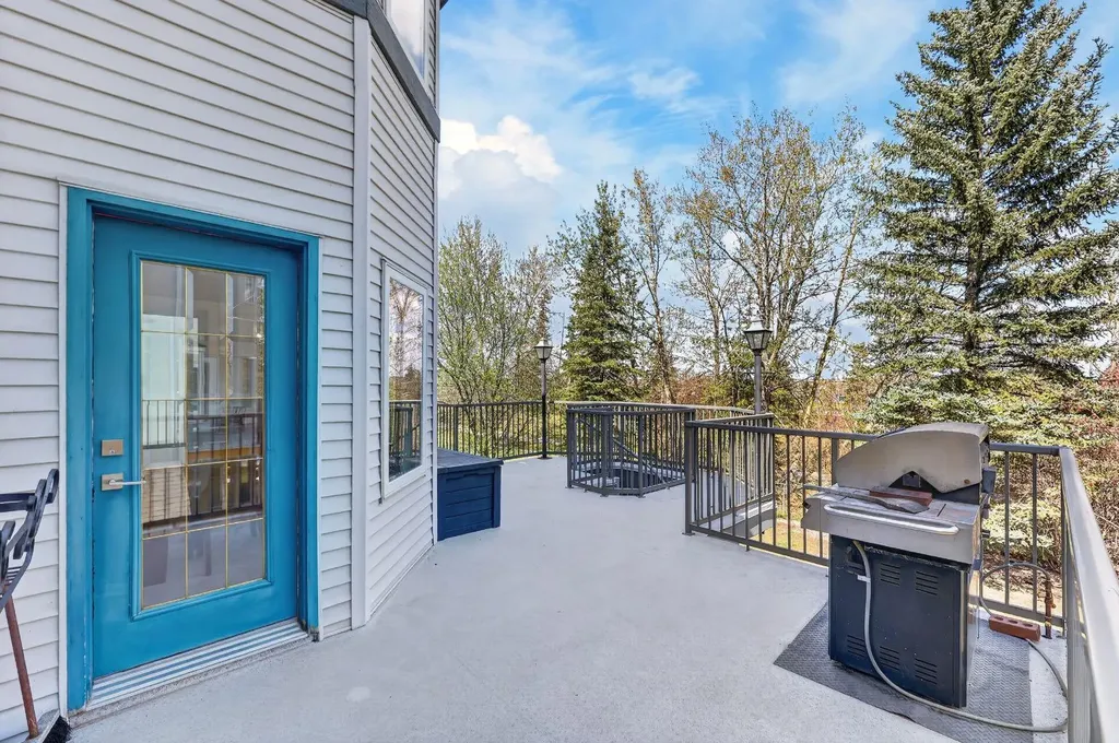 222 Diamond Drive SE Calgary AB T2J 7C8