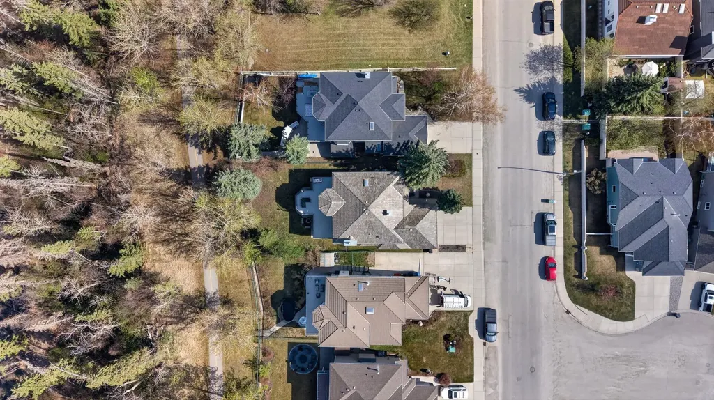 222 Diamond Drive SE Calgary AB T2J 7C8