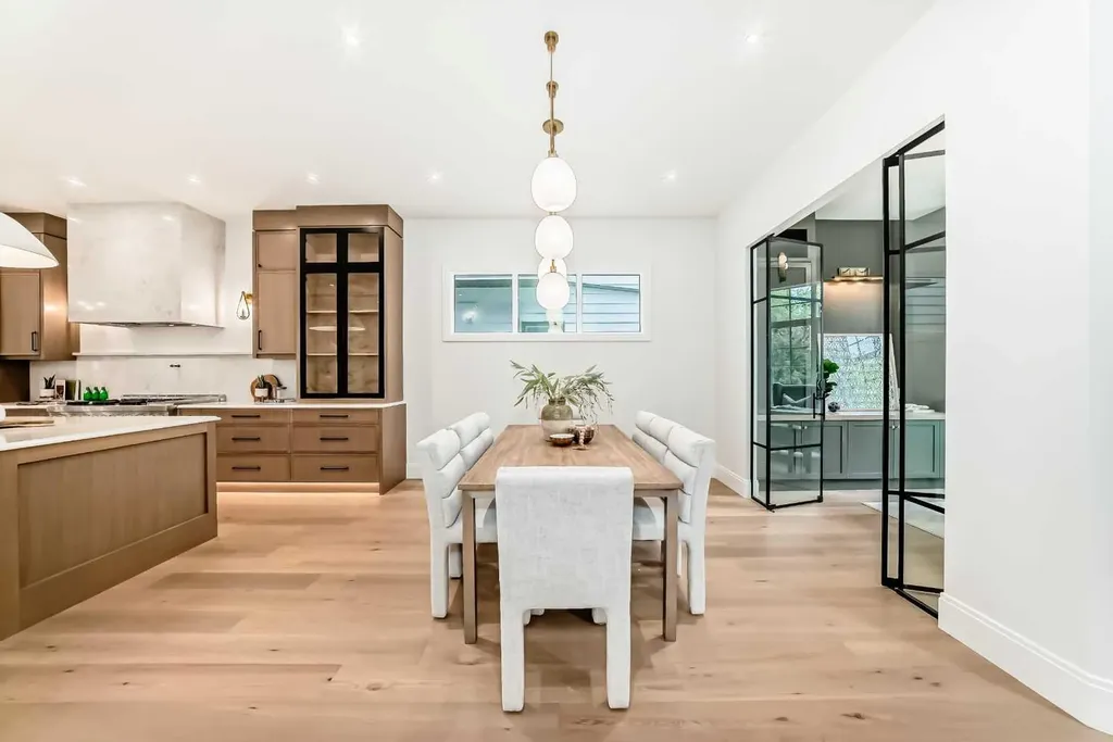 2034 52 Avenue SW Calgary AB T3E 1K1