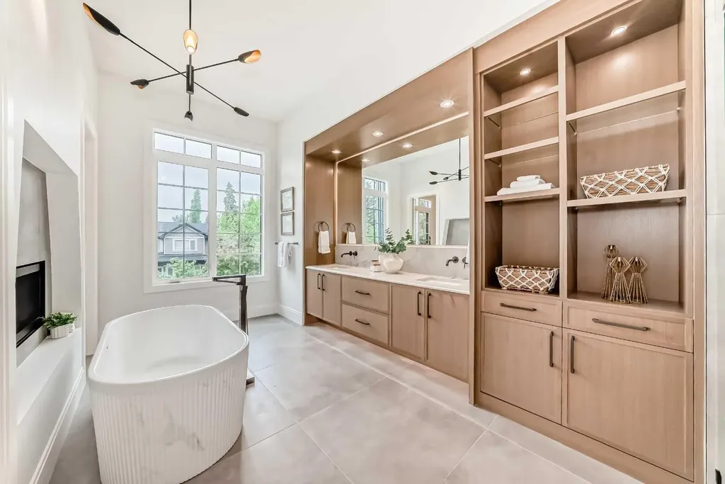 2034 52 Avenue SW Calgary AB T3E 1K1