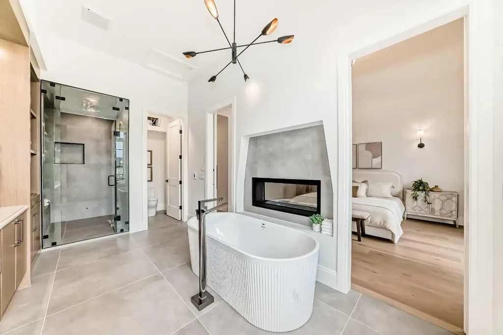 2034 52 Avenue SW Calgary AB T3E 1K1